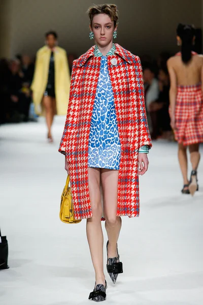 Look 28